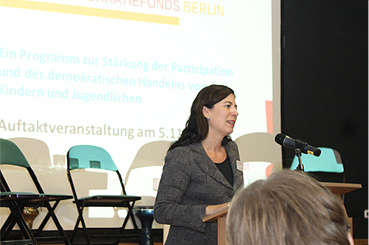 Frau Sandra Scheeeres